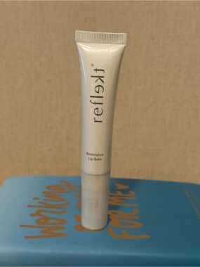 Reflekt restorative lip balm - White